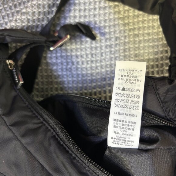 NEW Lululemon Mini Shoulder Crescent Hobo Bag 4L Black - Picture 3 of 6